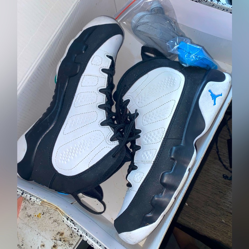 Only been worn twice still brand new